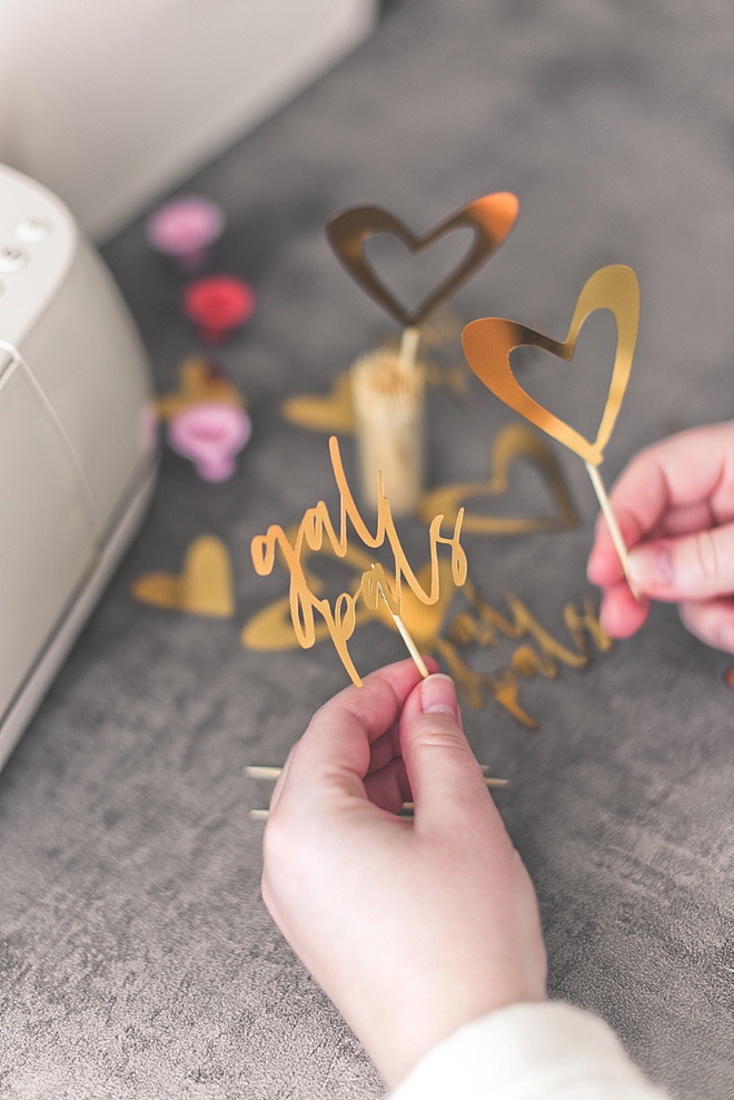 Easy cupcake toppers made with Cricut