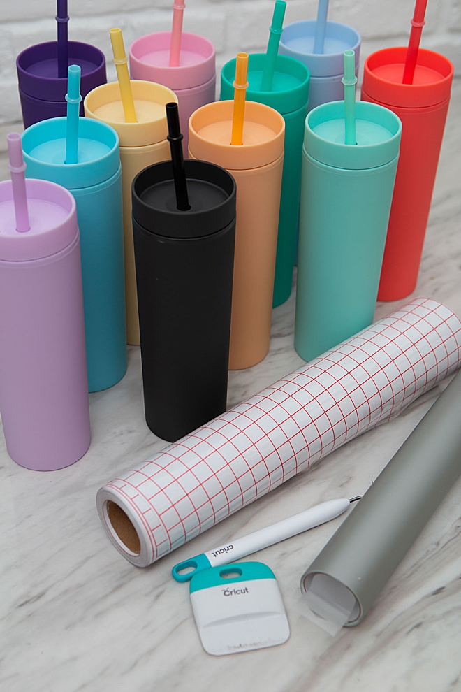 Make custom bridesmaids skinny tumblers using your Cricut!