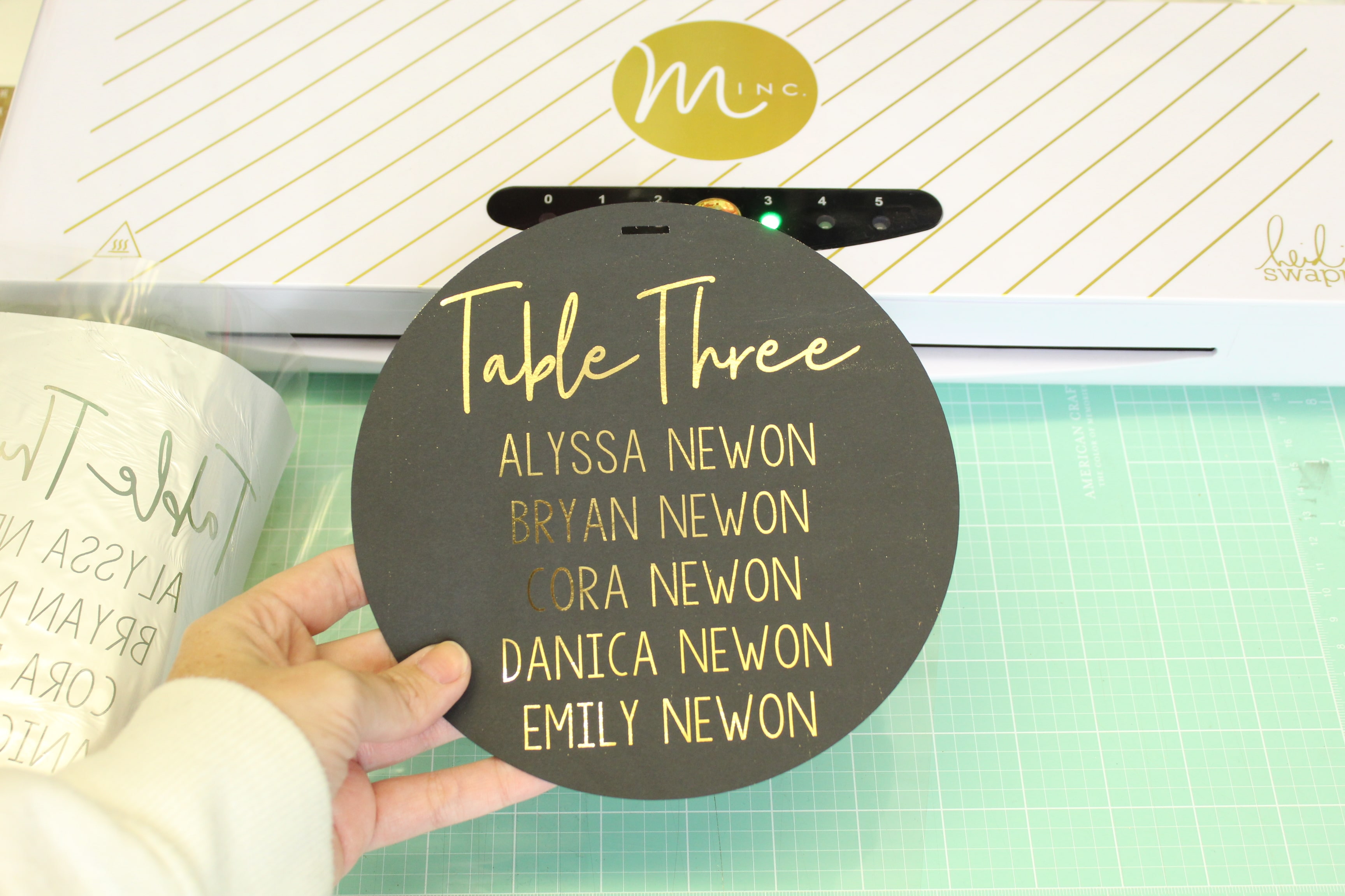 You don't want to miss this DIY Modern Hoop Seating Chart!