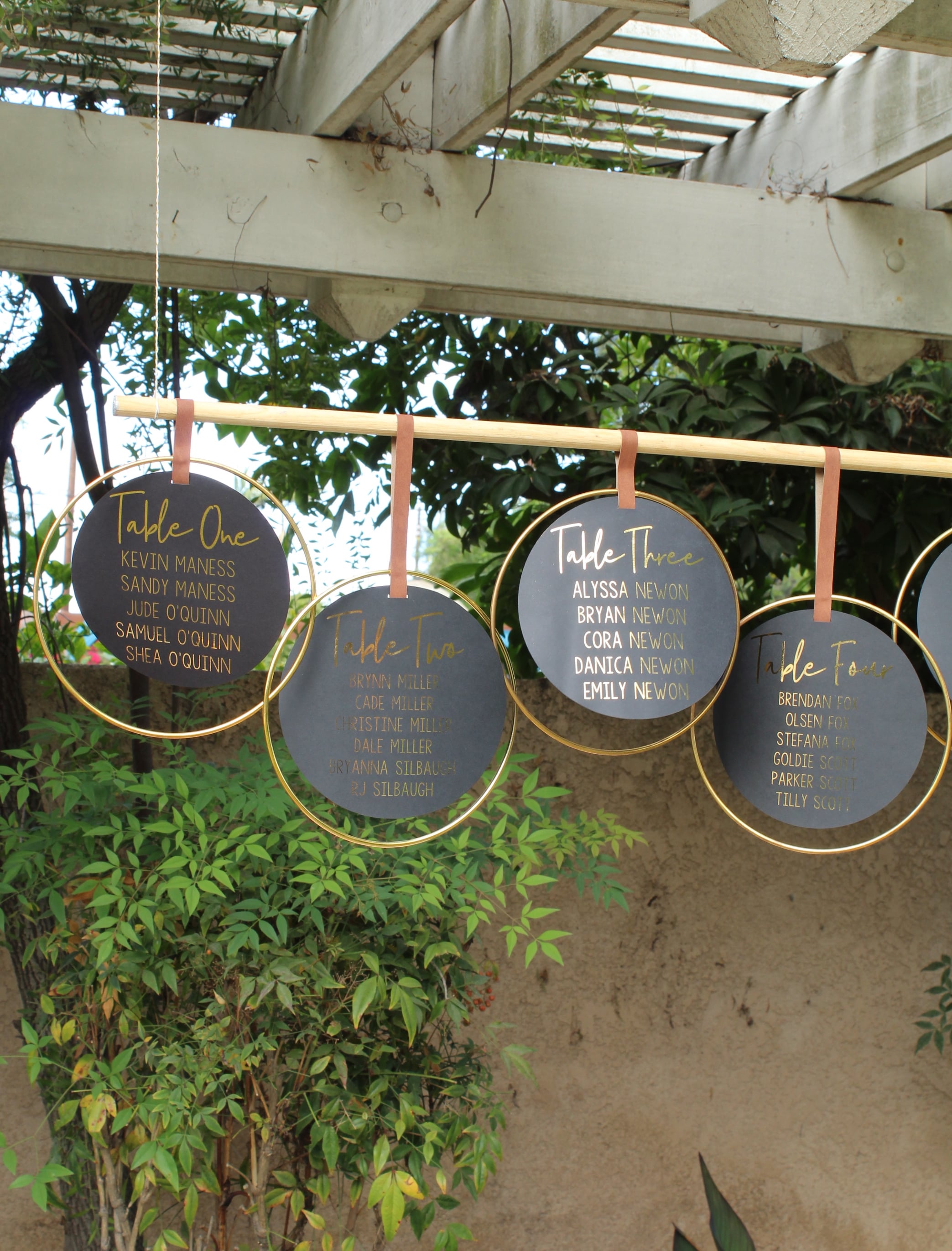 You don't want to miss this DIY Modern Hoop Seating Chart!